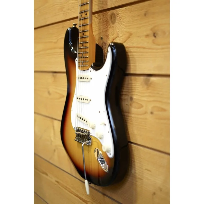 Fender Postmodern Strat Journeyman Relic Bleached 3-Color Sunburst Fender Postmodern Strat Journeyman Relic Bleached 3-Color Sunburst