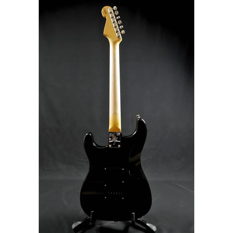 Fender Postmodern Strat Journeyman Relic Aged Black