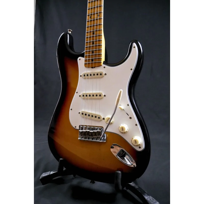 Fender Postmodern Strat Journeyman Relic Bleached 3-Color Sunburst