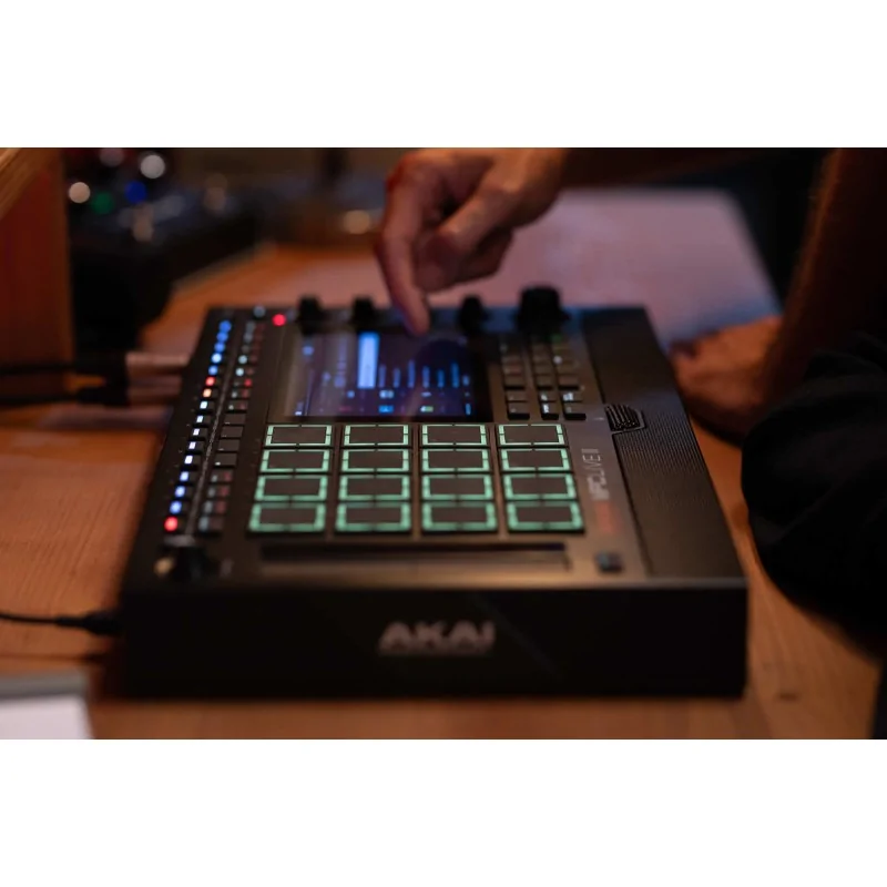 Akai Pro MPC Live III Akai Pro MPC Live III