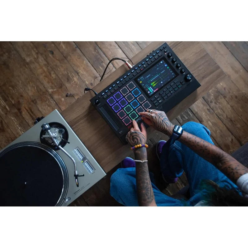 Akai Pro MPC Live III Akai Pro MPC Live III