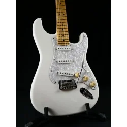 Fender Player Stratocaster 2019 Polar White